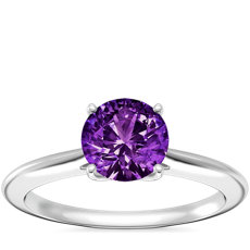 新款 14k 白金镶嵌圆形紫水晶的刀锋式单石配钻石订婚戒指（6.5 毫米）