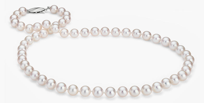 ほぼ真円の7.5ミリの淡水養殖真珠をイエローゴールドのセーフティクラスプで留めたパールの一連ネックレス