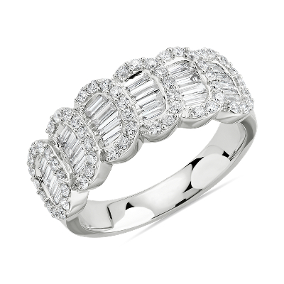 Bague Avec Alternance De Diamants Ronds Et Baguette Gradues En Or