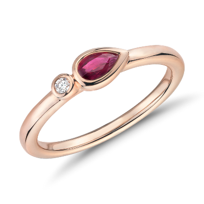 Bague Superposable Avec Rubis Forme Poire Et Diamant Sertis Droits