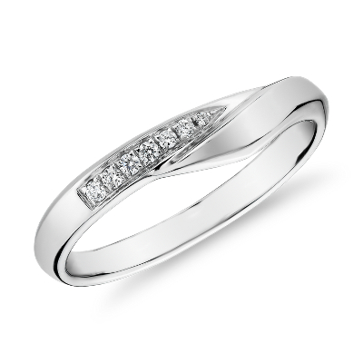 Peaked Diamond Female Ring in 14k White 