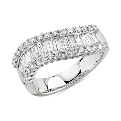 Bague Incurvee Avec Diamants Taille Baguette En Or Blanc 14 Carats