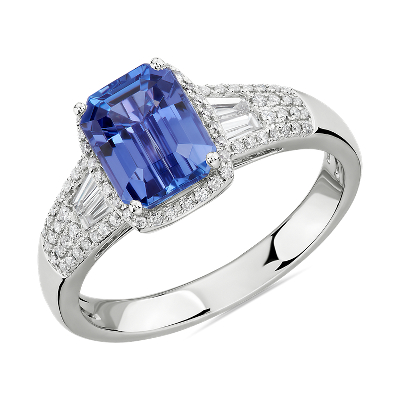 Bague Tanzanite Taille Emeraude Avec Diamants Taille Baguette Sur