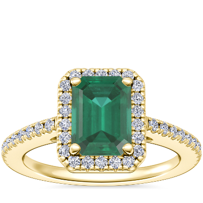 Anillo compromiso clásico con halo diamantes y esmeralda de talla esmeralda en oro amarillo de 14 k (7x5 mm) | Blue Nile