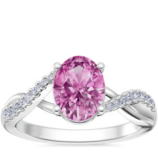 Anillo de compromiso clásico de diseño torcido con diamantes pequeños y zafiro ovalado de color rosado en oro blanco de 14 k (8x6 mm)