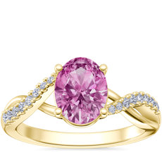 Anillo de compromiso clásico de diseño torcido con diamantes pequeños y zafiro ovalado de color rosado en oro amarillo de 18 k (8x6 mm)