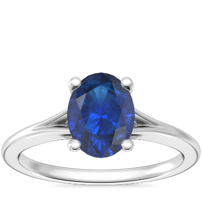 Anillo de compromiso pequeño de solitario con cuerpo dividido y zafiro ovalado en platino (8x6 mm)