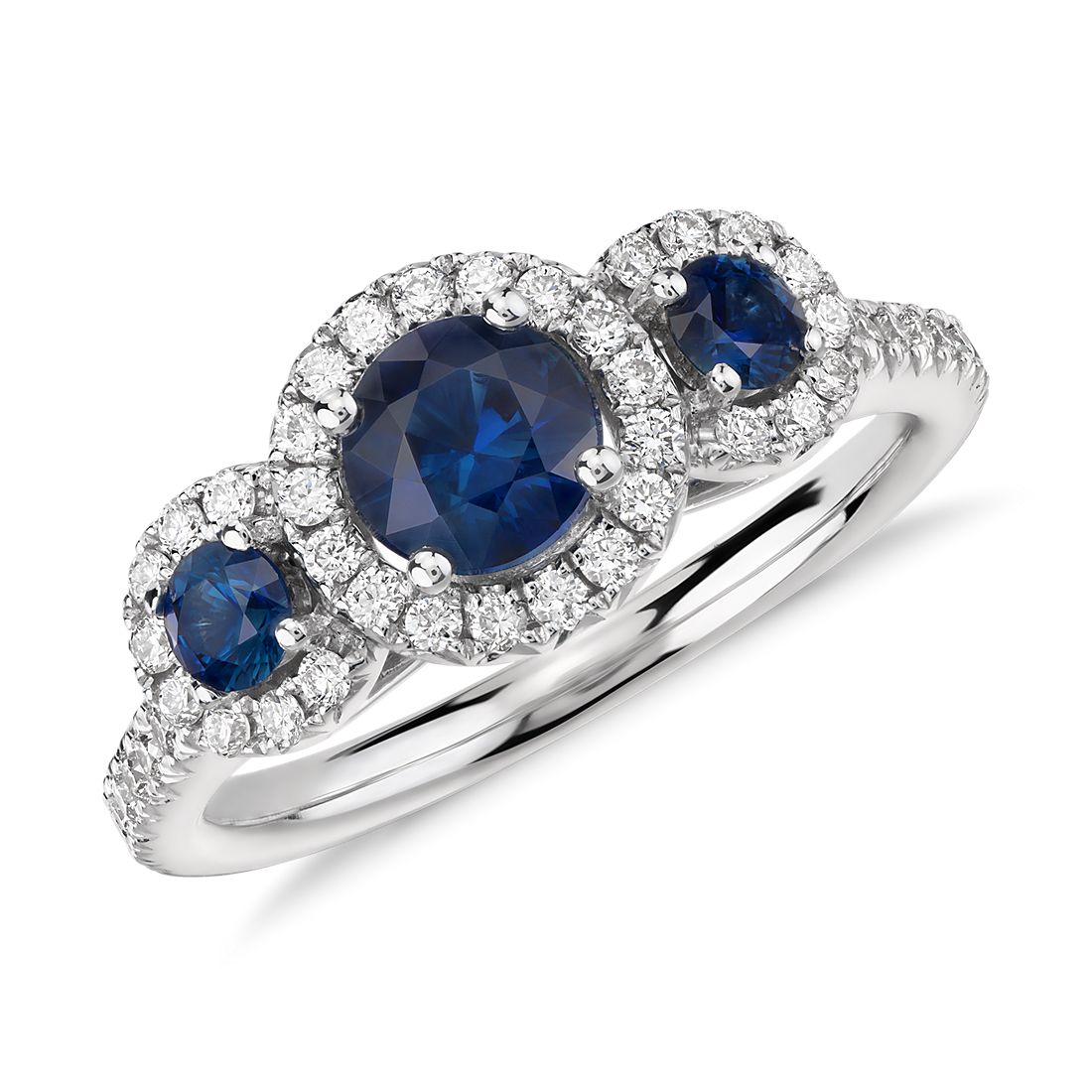 14k 白金Isola 藍寶石與鑽石光環三石戒指（5 毫米） 