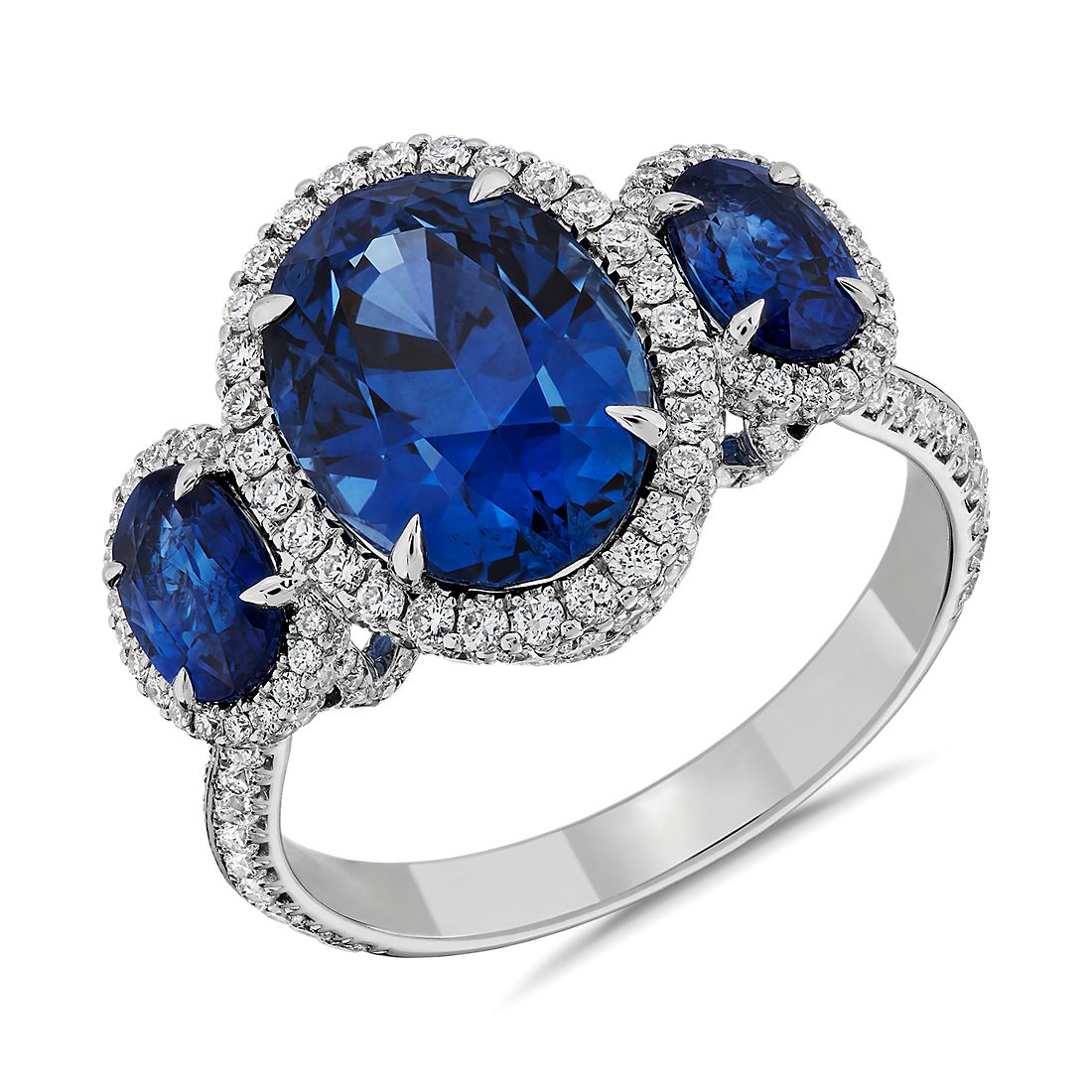 18k 白金三石藍寶石與鑽石戒指