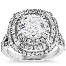 Anillo de compromiso de diamantes de talla cojín con halo Mila en platino (2,92 qt. total)