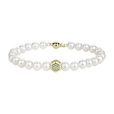 NOUVEAU Bracelet en perles d’eau douce blanches avec détail en diamant hexagonal en or jaune 14 carats (6-6,5 mm)