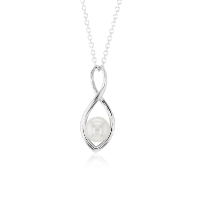 teardrop pearl necklace