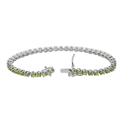 Closeup view of the bracelet clasp