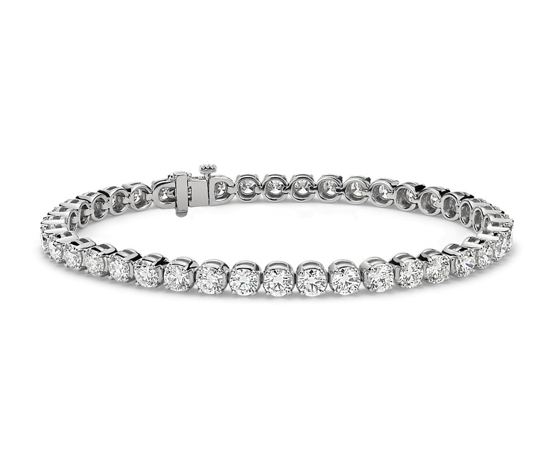 Bracelet tennis diamants de la plus haute qualité en platine(10 carats, poids total)