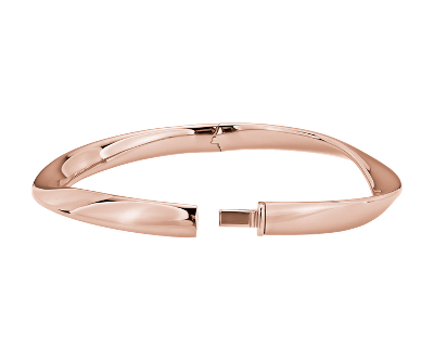 Closeup view of the bracelet clasp