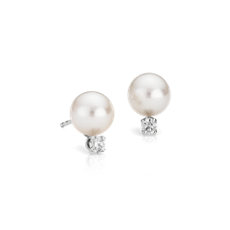 Boucles d’oreilles classiques diamant et perle de culture d’Akoya en or blanc 18 carats (7,0 à 7,5 mm)