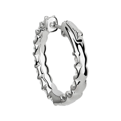 Closeup view of the bracelet clasp
