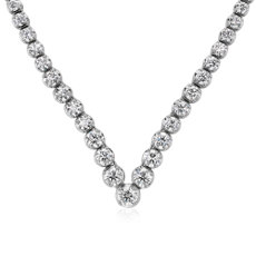Collar de eternidad de diamantes con chevrón en oro blanco de 14 k (15 qt. total)