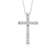Colgante con forma de cruz de diamantes en oro blanco de 14 k (1 1/2 qt. total)