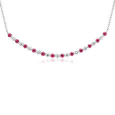 Collar de barra en forma de sonrisa con diamantes y rubíes redondos flotantes en oro blanco de 14 k (2.2mm)