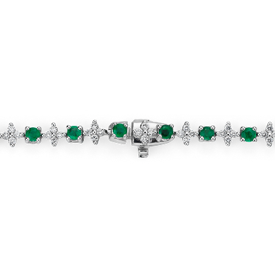 Closeup view of the bracelet clasp