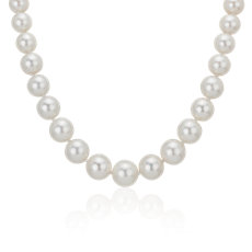 Collar con broche de diamantes y perlas del Mar del Sur graduadas de 10-12,9 mm