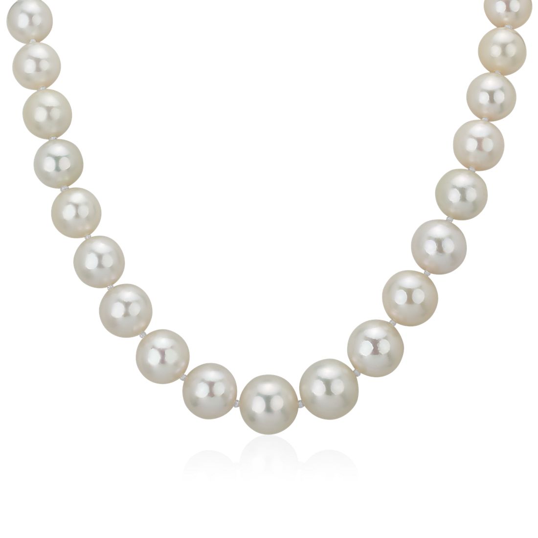 Collar con broche de diamantes y perlas del mar del sur graduadas de 10-12,6 mm