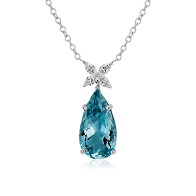 Colgante en forma de pera y diamantes talla marquesa en oro blanco de 18 k | Blue Nile