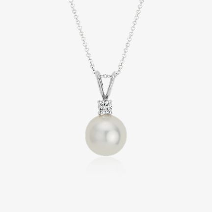 Colgante de diamante y perlas cultivadas de los mares del Sur en oro blanco de 18 k (10-10,5 mm)