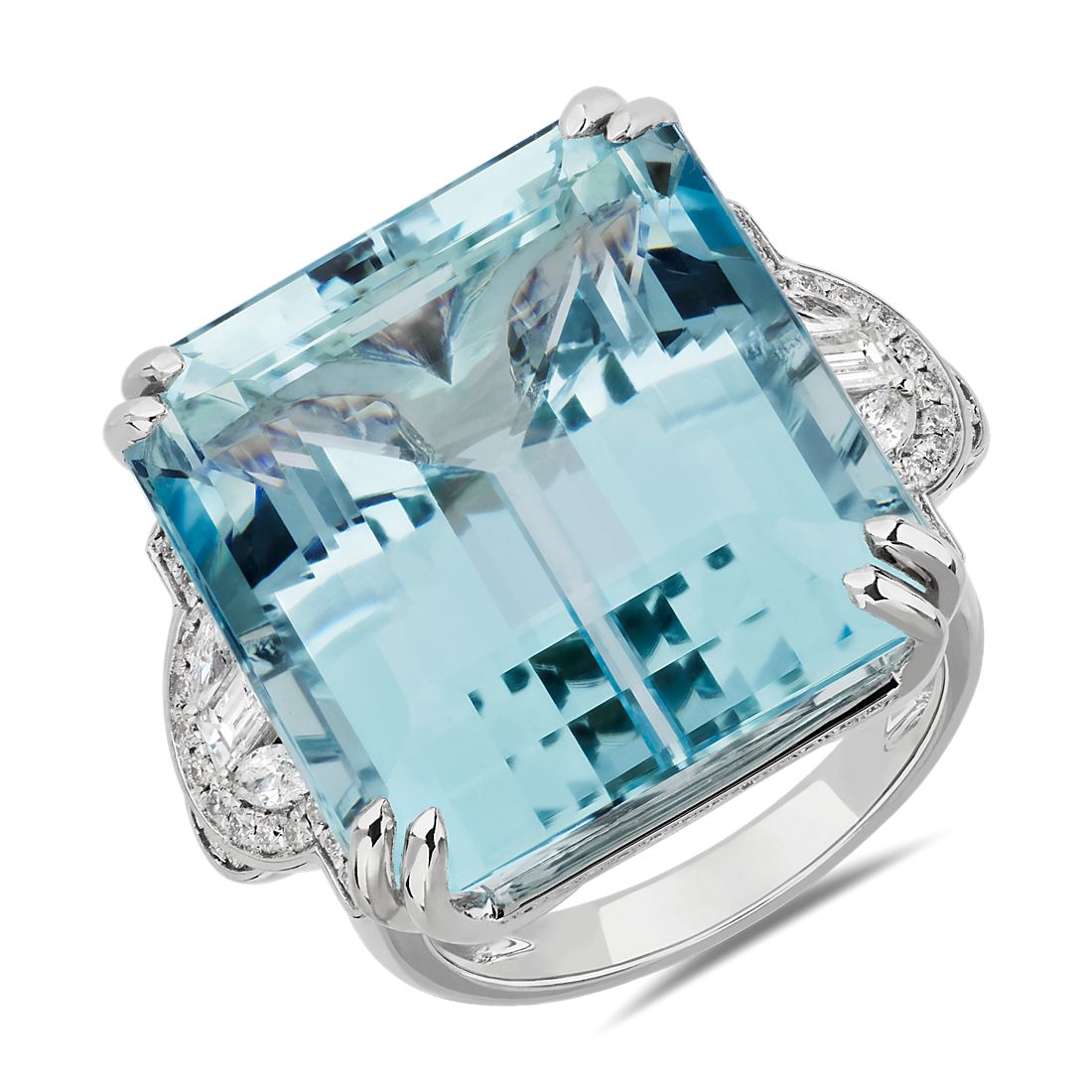 Aquamarine and Diamond Ring in 18k White Gold