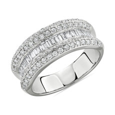 Graduated Baguette and Round Diamond Ring in 14k White Gold 1 ct. tw.)