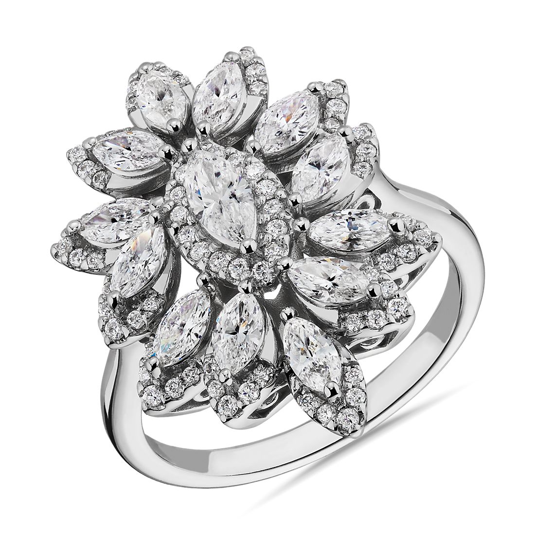 Promover preposición Fuera Anillo moderno con motivo de flor y diamantes de talla marquesa en oro  blanco de 14 k (1 1/2 qt. total) | Blue Nile