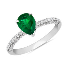 14k 白金梨形绿宝石和钻石戒指