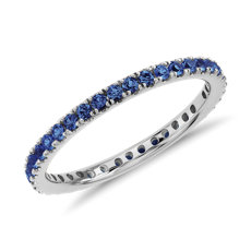 18k 白金Riviera 密釘藍寶石永恆戒指（1.5 毫米）