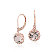 Aretes colgantes con morganita y halo de diamantes de diseño milgrain y cierre mosquetón en oro rosado de 14 k (7 mm)