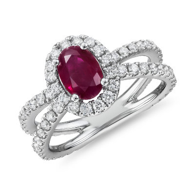 Bague Rubis Ovale Avec Cercle Fendu Pave De Diamants En Or Blanc