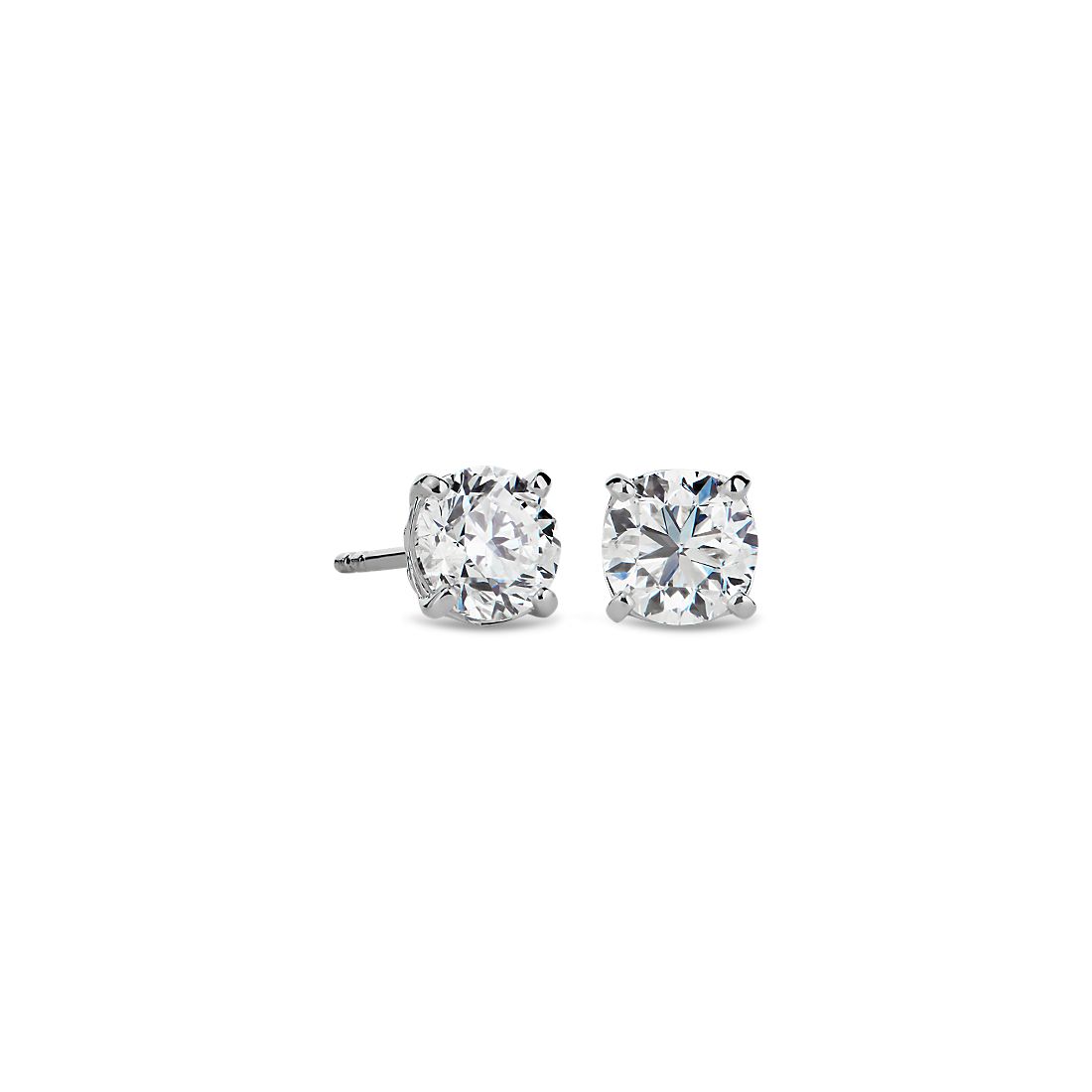Petal Detail Diamond Stud Earrings in 18k White Gold (2 ct. tw.)