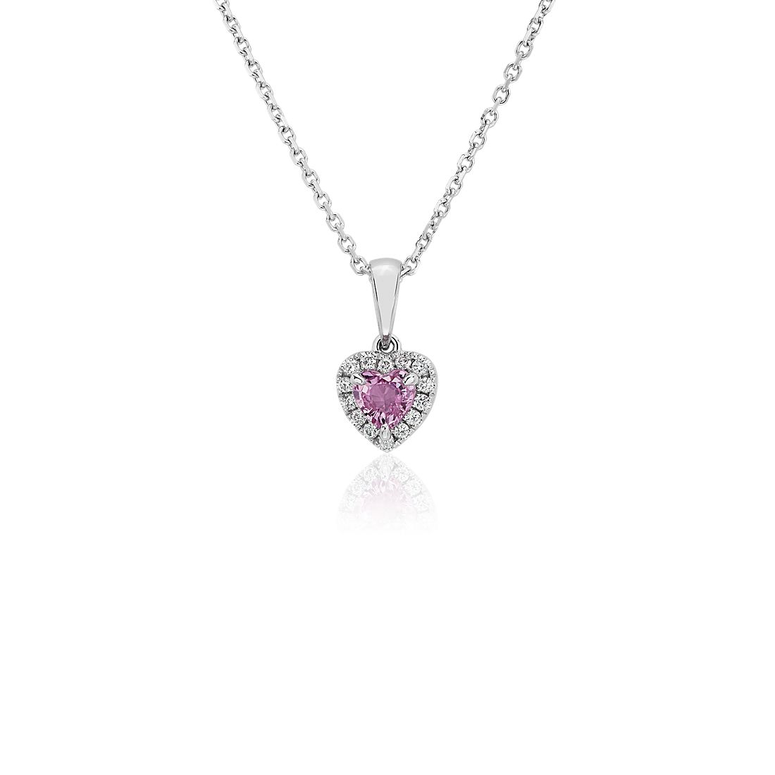 Colgante de zafiro rosado en forma de corazón con halo de diamantes en oro blanco de 14 k