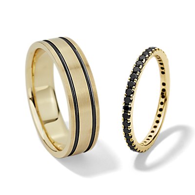 Conjunto de anillo con diamantes negros Riviera Noir y anillo cepillado con incrustación doble de color negro en oro amarillo