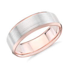 磨砂 14K 白金和玫瑰金斜边结婚戒指（7 毫米）