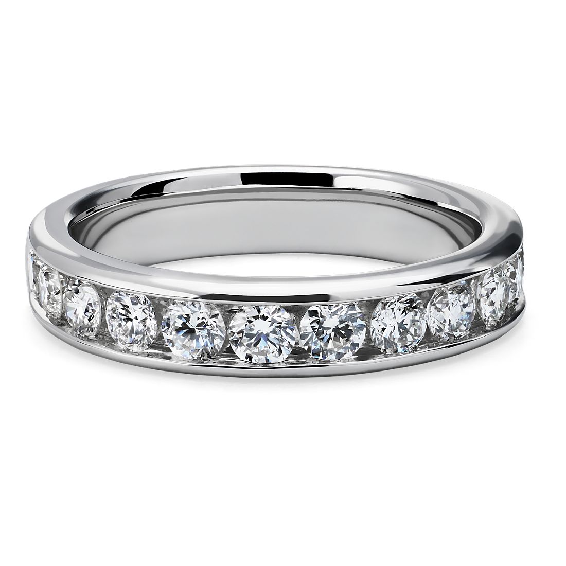 talento Comprometido marzo Anillo de diamantes redondos en engarce de canal en oro blanco de 14 k (1  qt. total) | Blue Nile