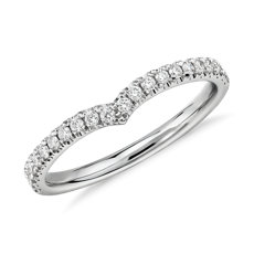 Classic V-Curved Diamond Ring in Platinum (0.18 ct. tw.)