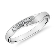 Peaked Diamond Female Ring in 14k White Gold (1/10 ct. tw.)