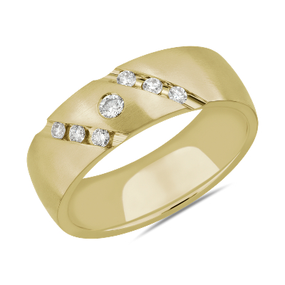 Diagonal Diamond Highlight Wedding Ring in 14k Yellow Gold (7 mm, 1/4 ...