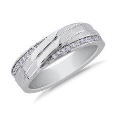NEW Men's Diagonal Swirl and Pavé Diamond Edge Wedding Ring in Platinum (4 mm, 0.12 ct. tw.)