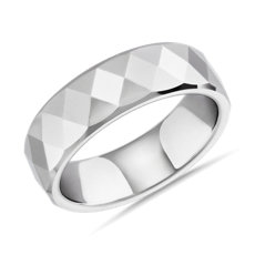 NUEVO. Alianza de bodas con facetas en forma de diamante y borde liso, en Tungsteno blanco (7 mm)