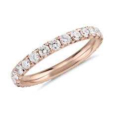 Anillo de eternidad con pavé de diamantes francés en oro rosado de 14 k (1 qt. total)