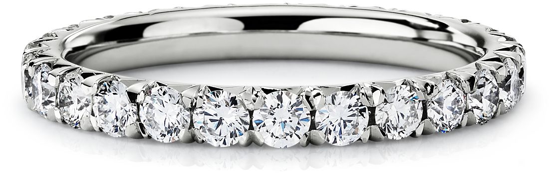 Anillo de eternidad con pavé de diamantes francés en platino (0,96 qt total)
