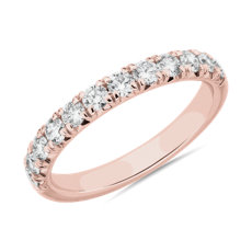 NUEVO. Anillo con pavé francés de diamantes, en oro rosado de 14 k (5/8 qt. total)