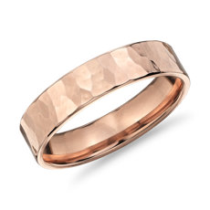 High-Polished Hammered Wedding Ring in 14k Rose Gold (5 mm)